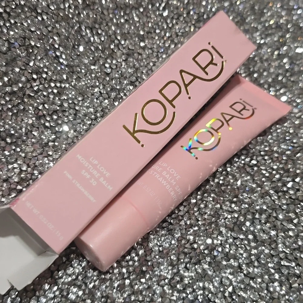 ❇️🧚‍♀️PINK STRAWBERRY КОРАRI Lip Love Moisture Balm NWT